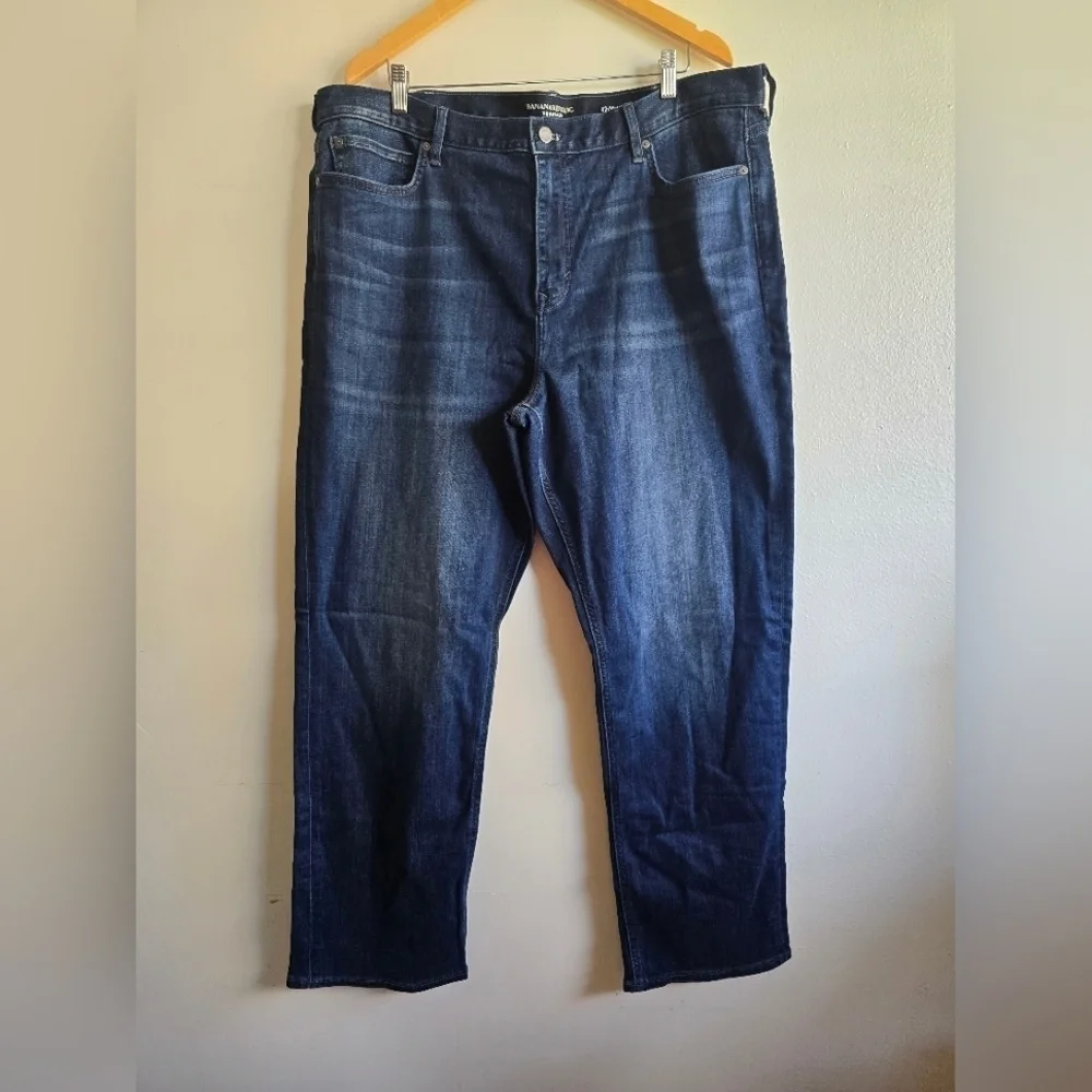 Banana Republic, Slim Fit Luxe Traveler, Medium Wash, Size 42×32